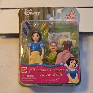 Disney Precious Princess Snow White Doll Set Polly Pocket Style Mattel MIB